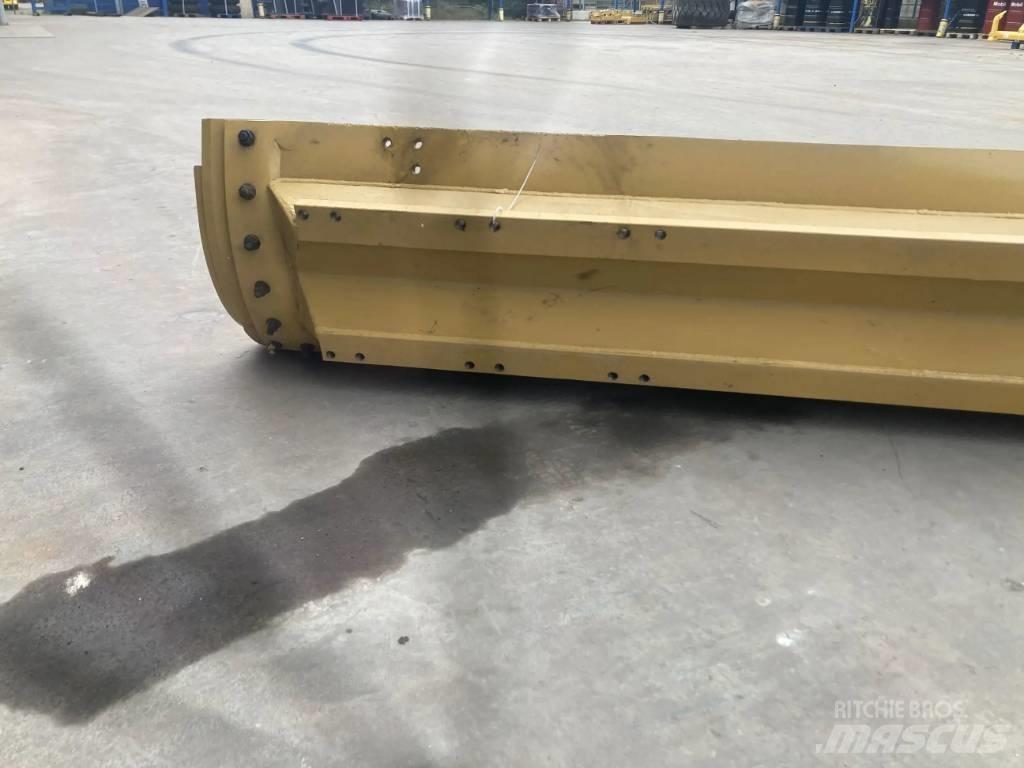 CAT 140M3 Moldboard Blades