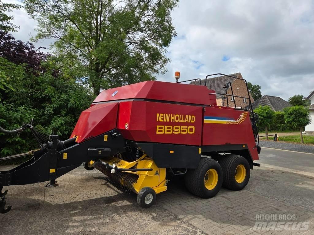 New Holland BB950 Square Balers