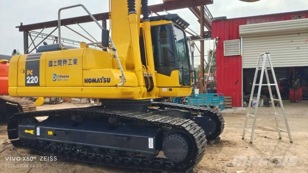 Komatsu 220 Crawler Excavators