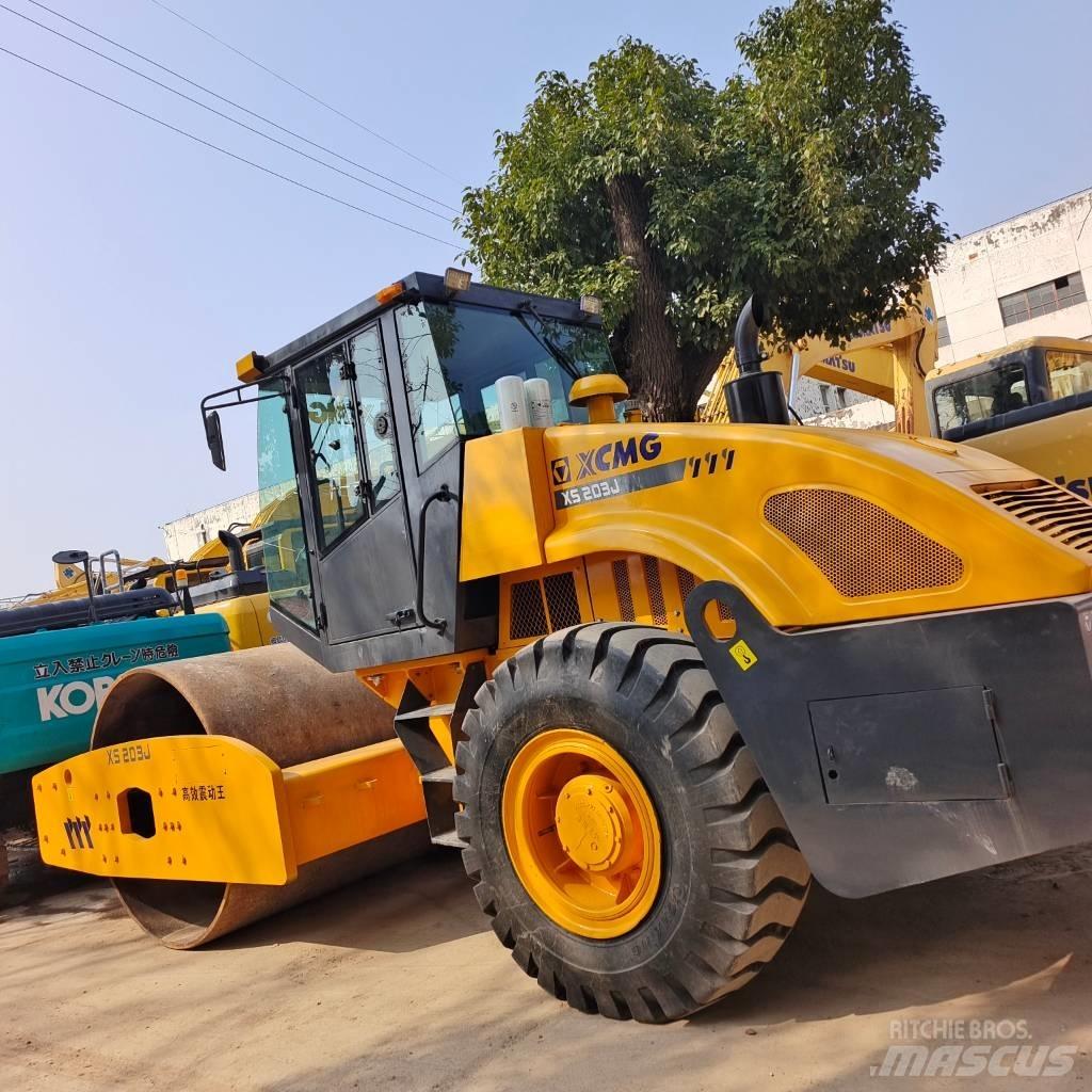 XCMG XS 203 J Single drum rollers
