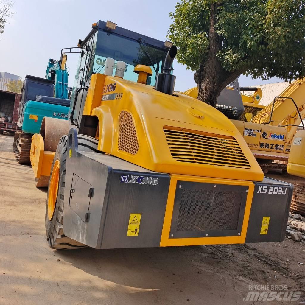 XCMG XS 203 J Single drum rollers