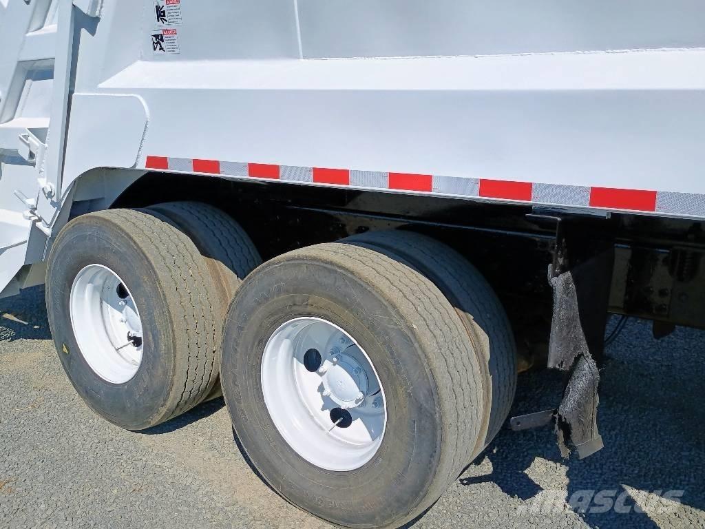 Mack GU 713 Garbage Trucks / Recycling Trucks