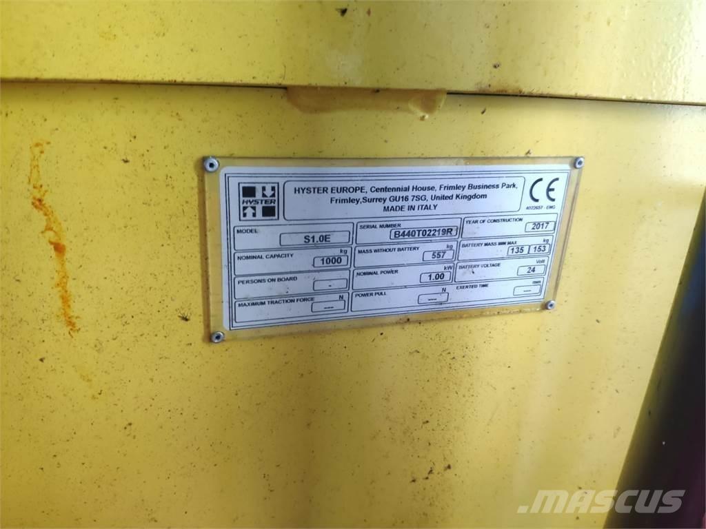 Hyster S1.0E Pedestrian stacker
