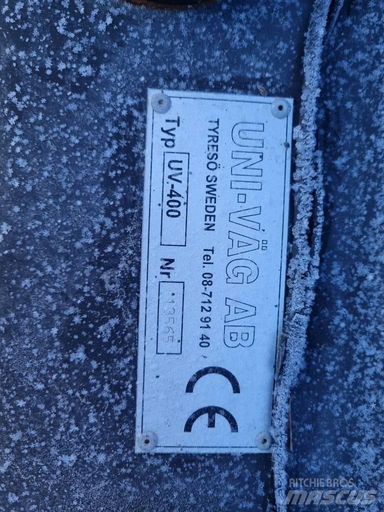 Uni-väg UV-400 Snow Grooming Equipment