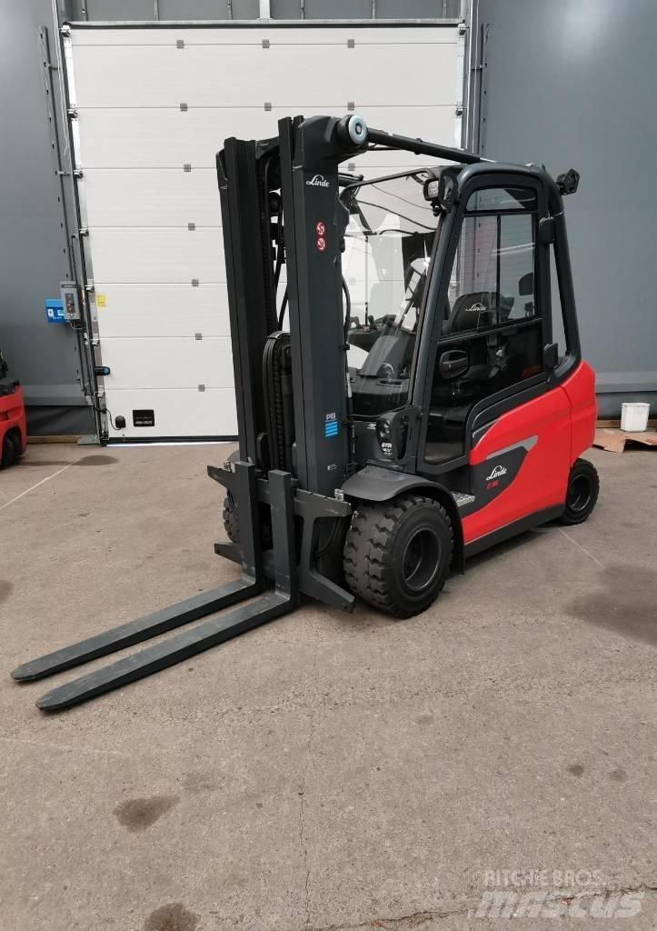 Linde E35L-01 Electric Forklifts
