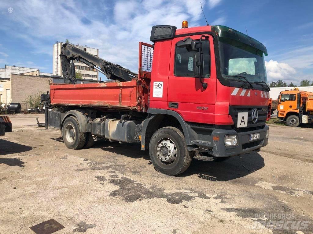 Mercedes-Benz 1832 Boom / Crane / Bucket Trucks