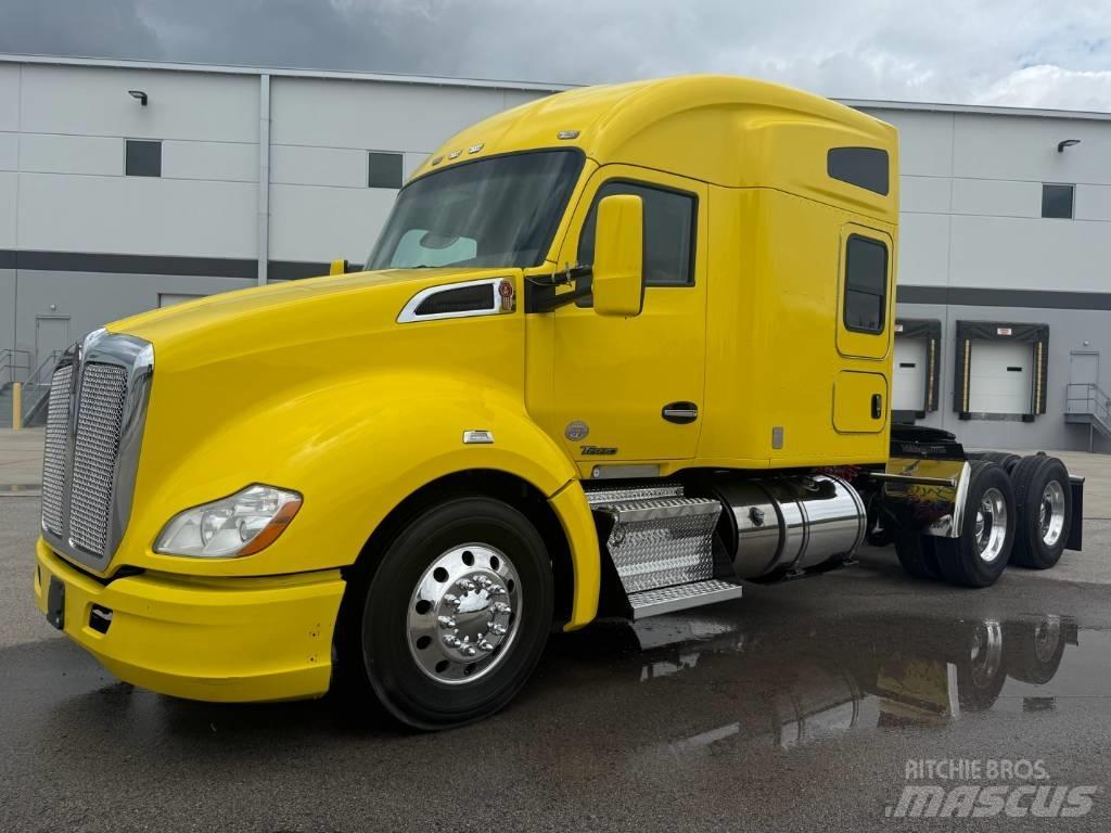 Kenworth T 680 Conventional Trucks / Tractor Trucks