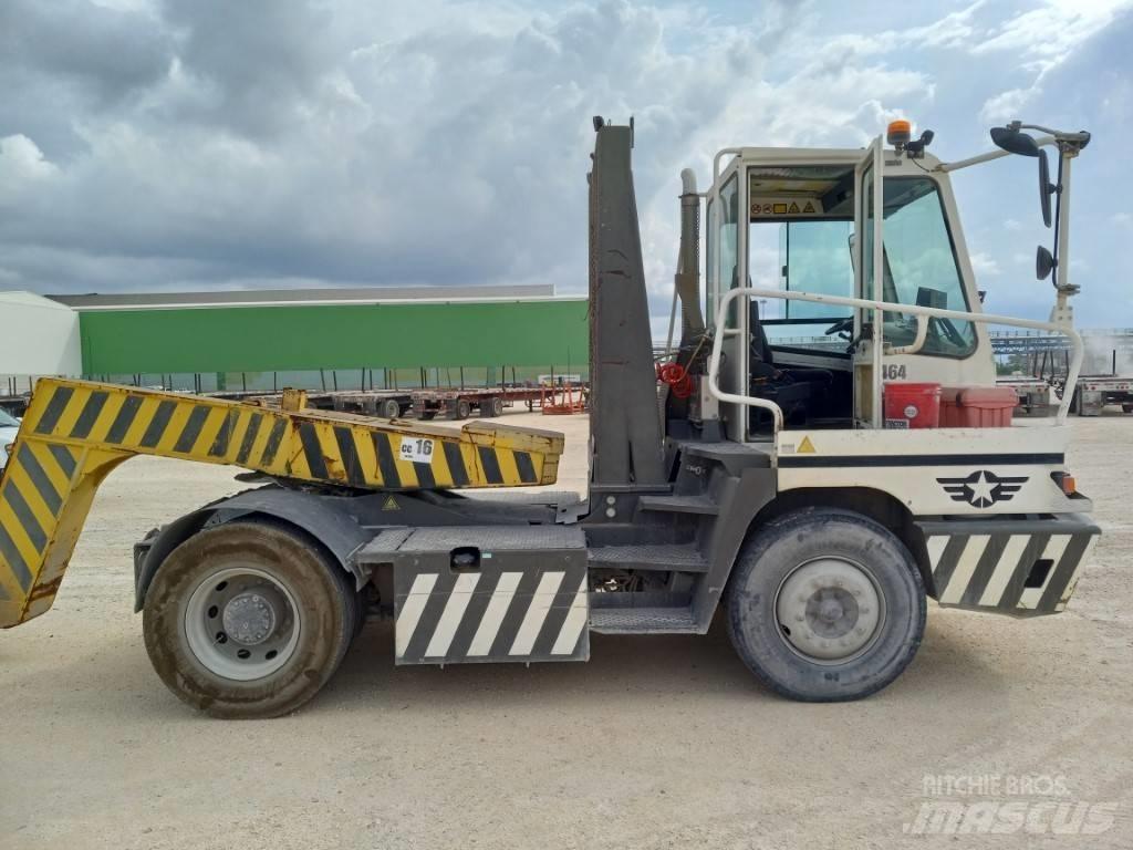 Terberg YT222 Shunt Trucks