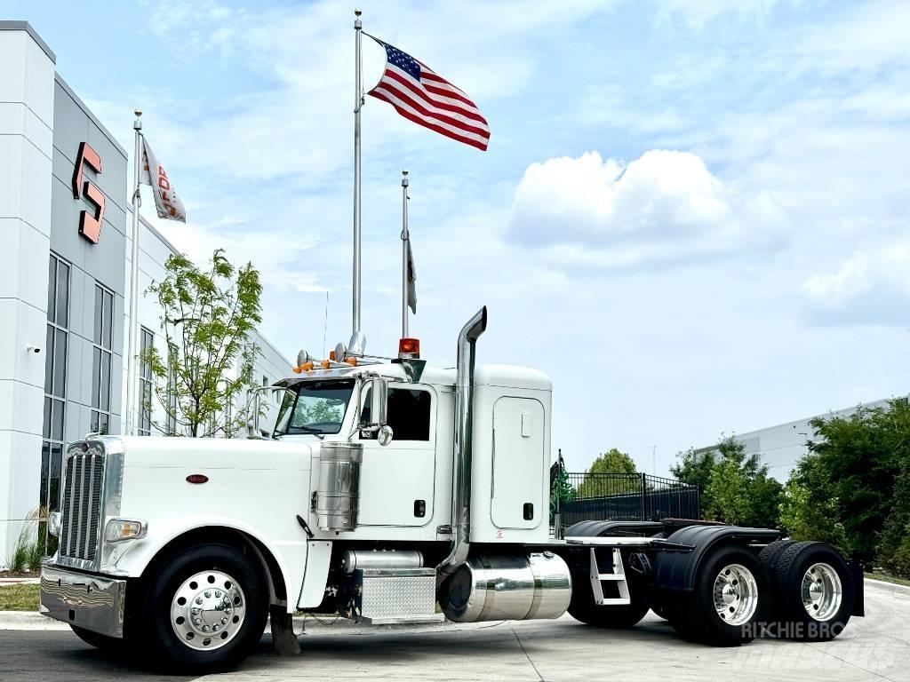 Peterbilt 389 Conventional Trucks / Tractor Trucks