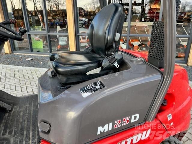 Manitou MI25D Diesel Forklifts