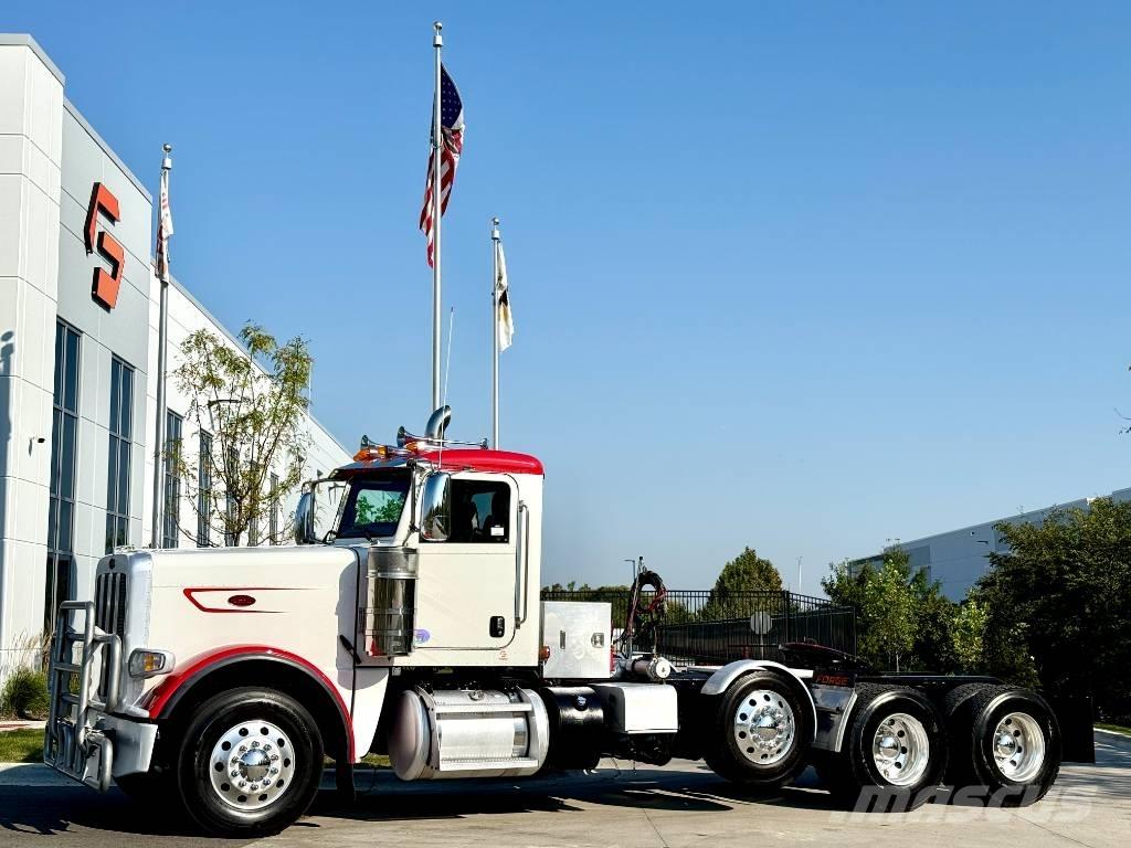 Peterbilt 389 Conventional Trucks / Tractor Trucks