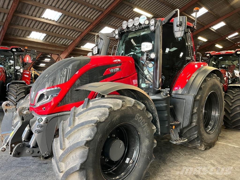 Valtra T235 Tractors
