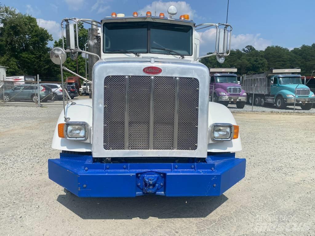 Peterbilt 365 Conventional Trucks / Tractor Trucks