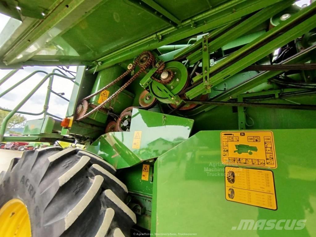 John Deere 2266 Combine harvesters