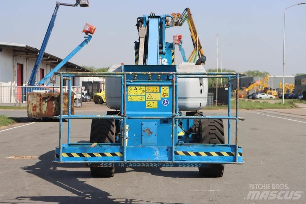 Genie Z135 Articulated boom lifts