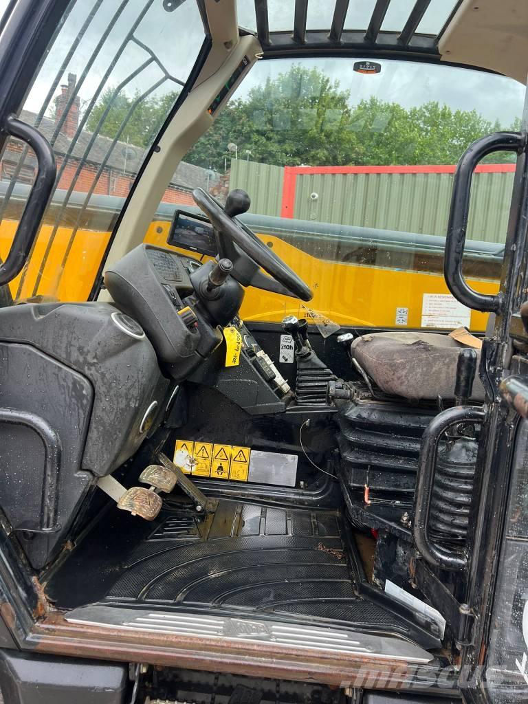 JCB 535-125 Hiviz Telescopic Handlers