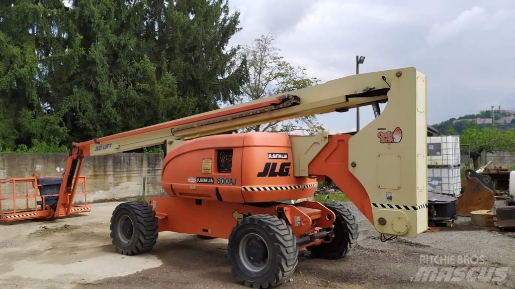 JLG 800 AJ Articulated boom lifts