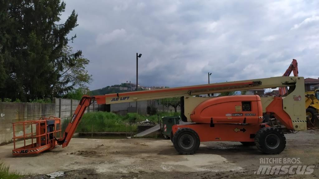 JLG 800 AJ Articulated boom lifts