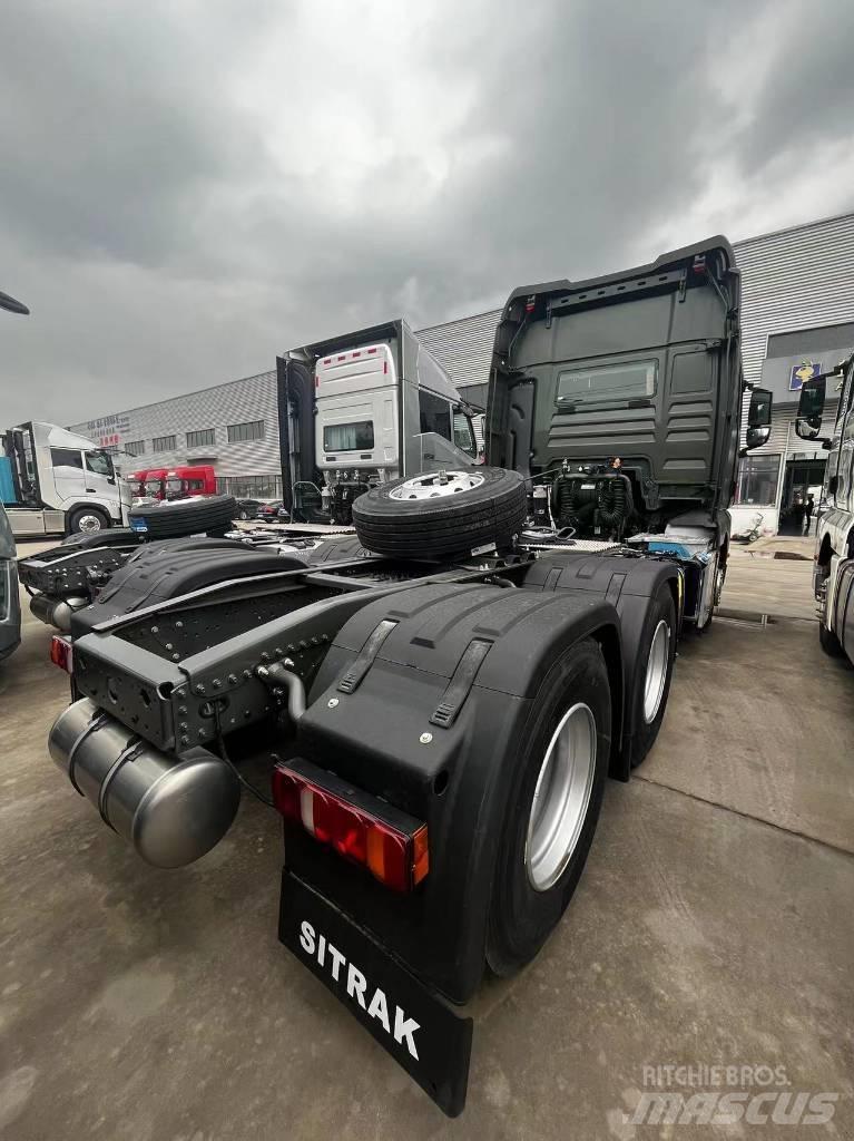 Sinotruk C9H Conventional Trucks / Tractor Trucks