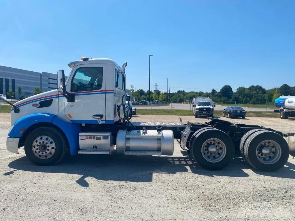 Peterbilt 579 Conventional Trucks / Tractor Trucks