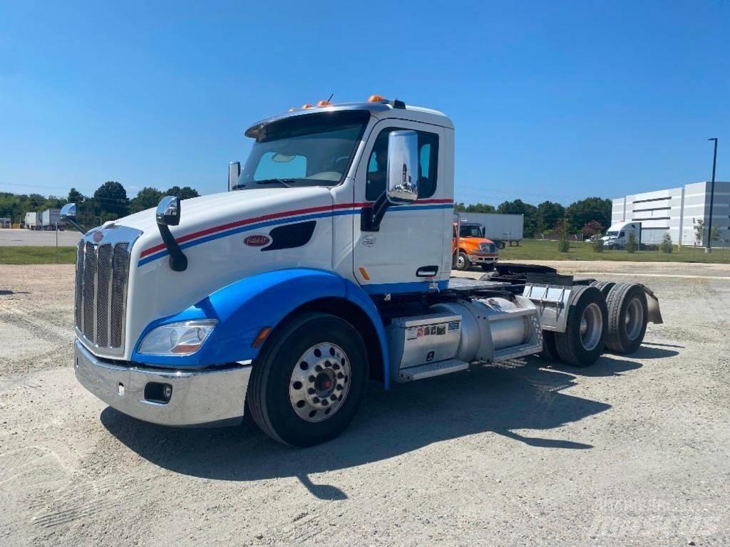 Peterbilt 579 Conventional Trucks / Tractor Trucks
