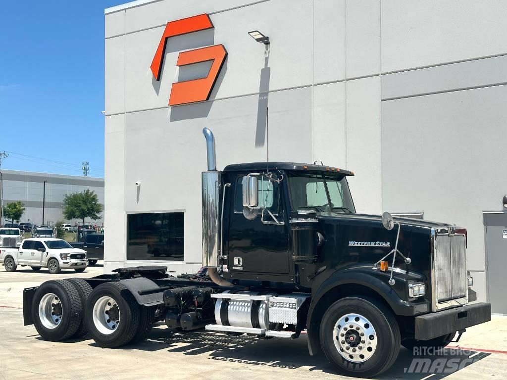 Western Star 4900 Conventional Trucks / Tractor Trucks