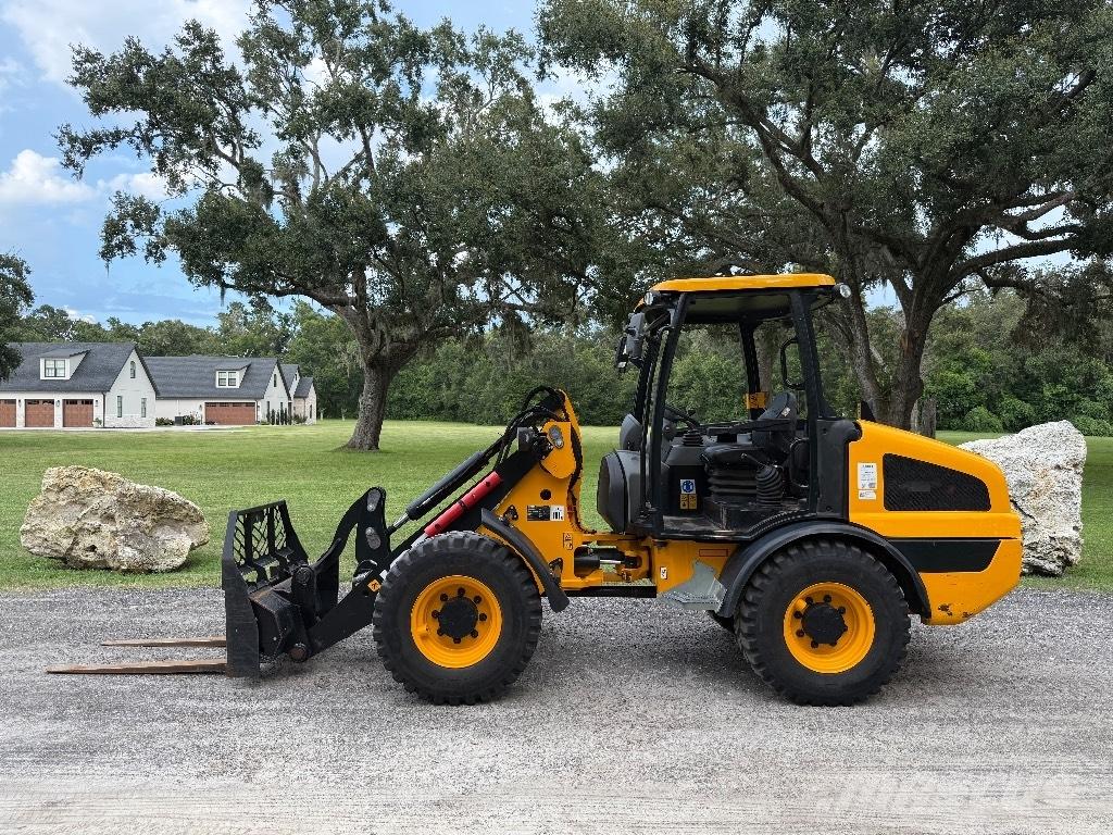 JCB 407 Wheel Loaders
