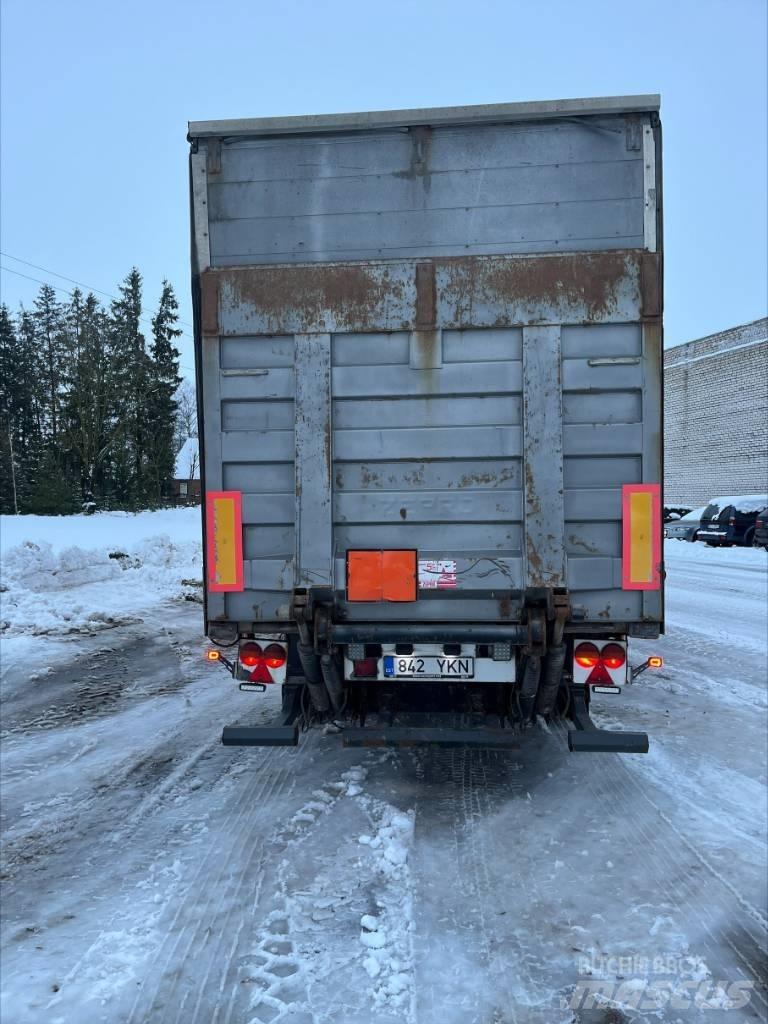 Krone Madel SD Curtain  trailers