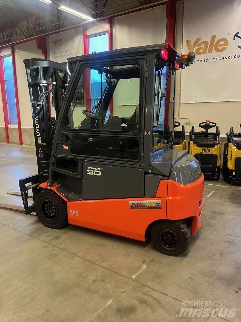 Toyota 8FBMT30 Electric Forklifts