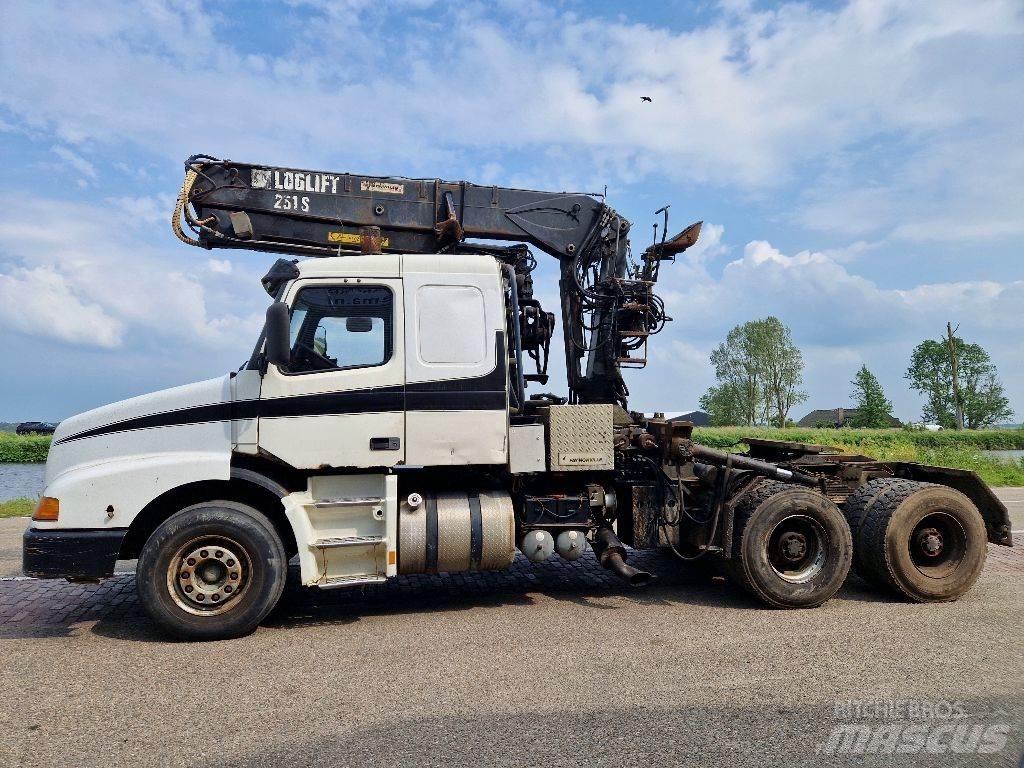 Volvo NH12.460 Conventional Trucks / Tractor Trucks