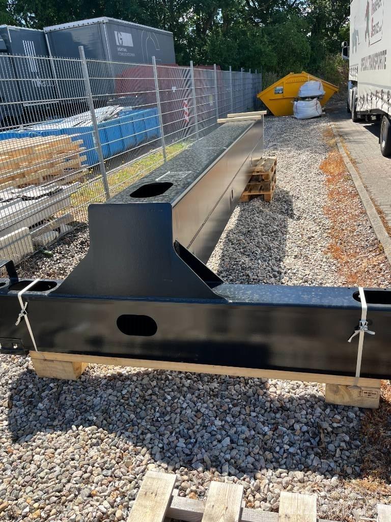 Elme 817 Reach Stackers