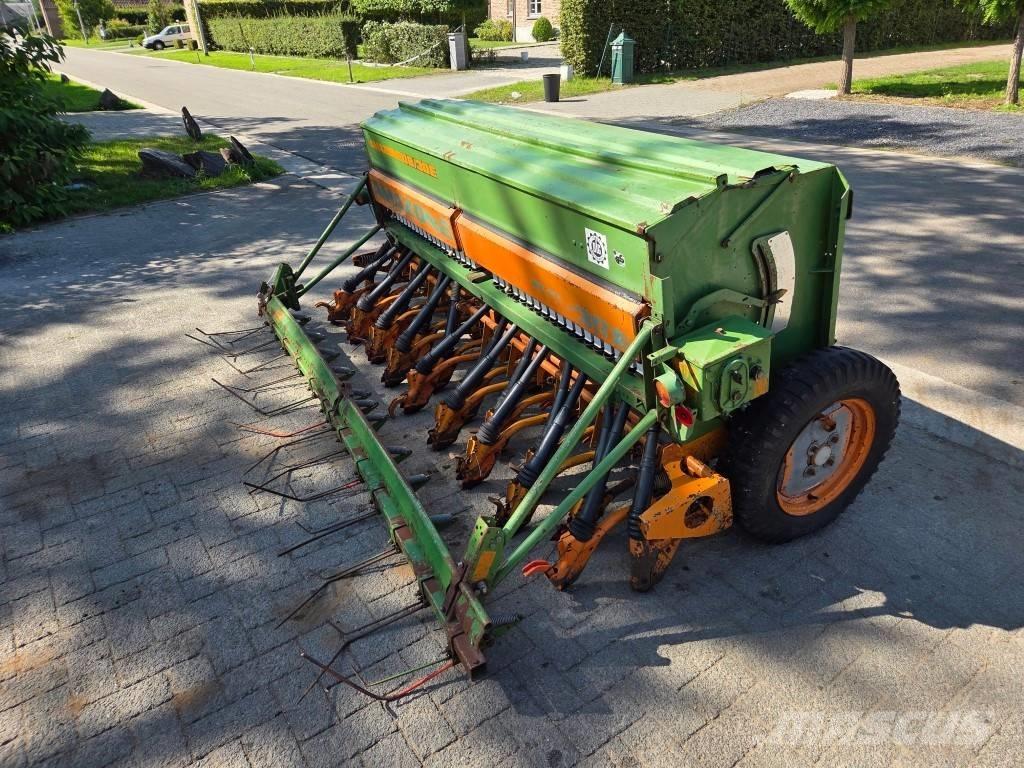 Amazone D8-30 Farm Drills