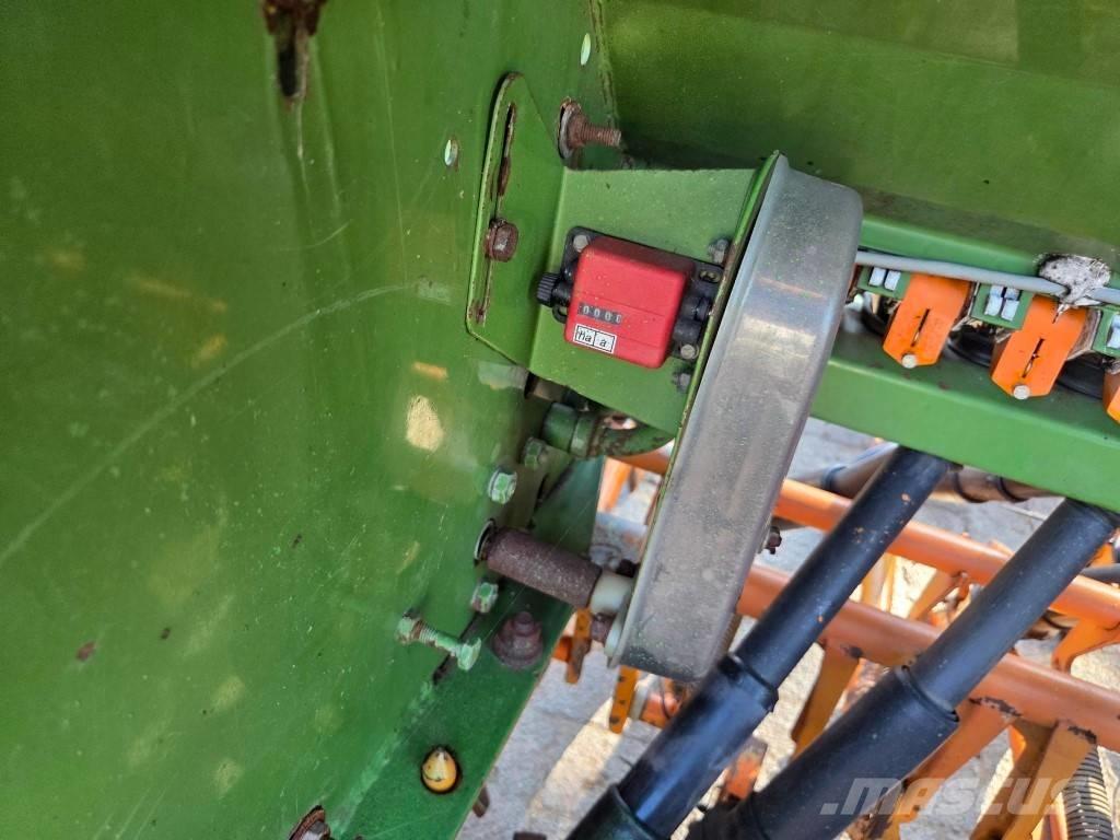 Amazone D8-30 Farm Drills