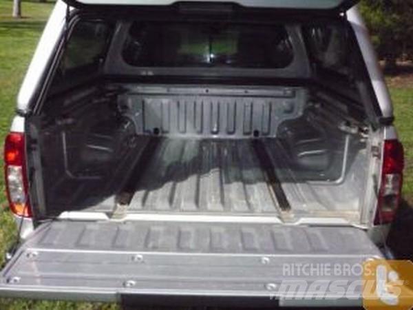 Nissan NAVARA ST-X Panel vans