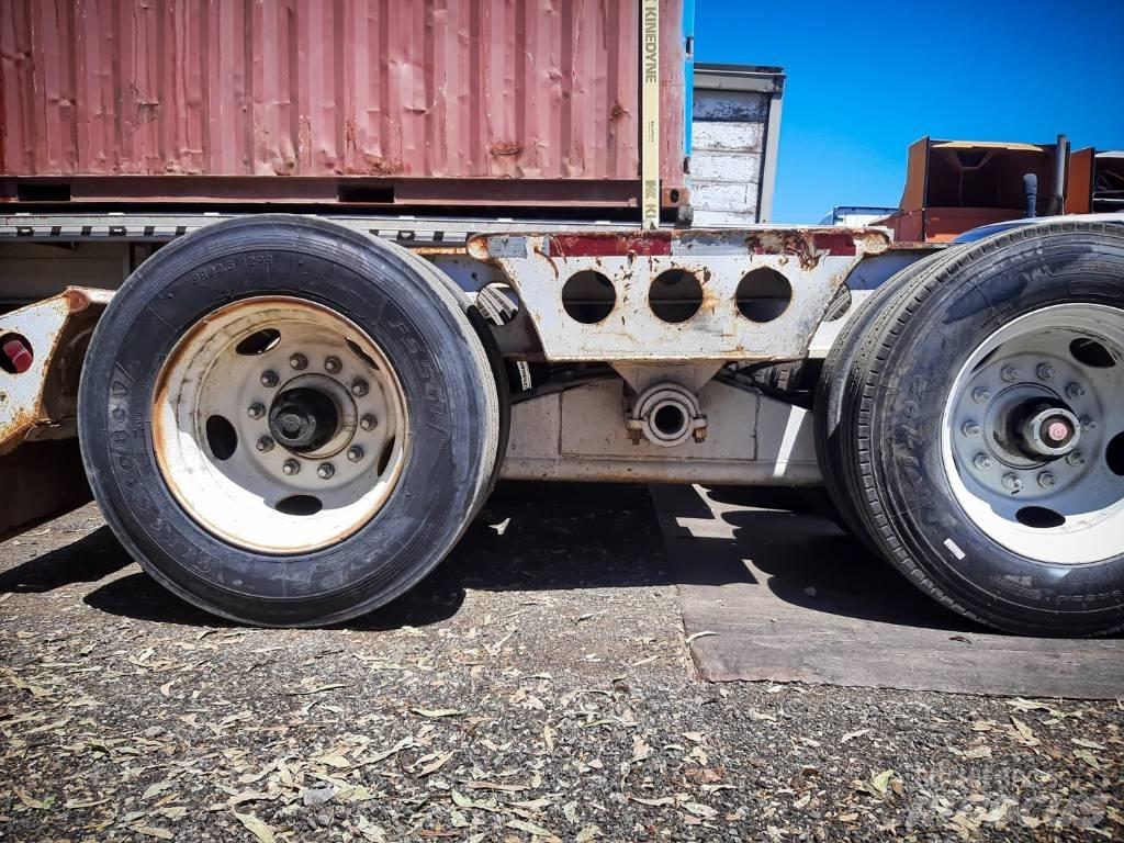 Cozad 60-Ton Lowboy trailer