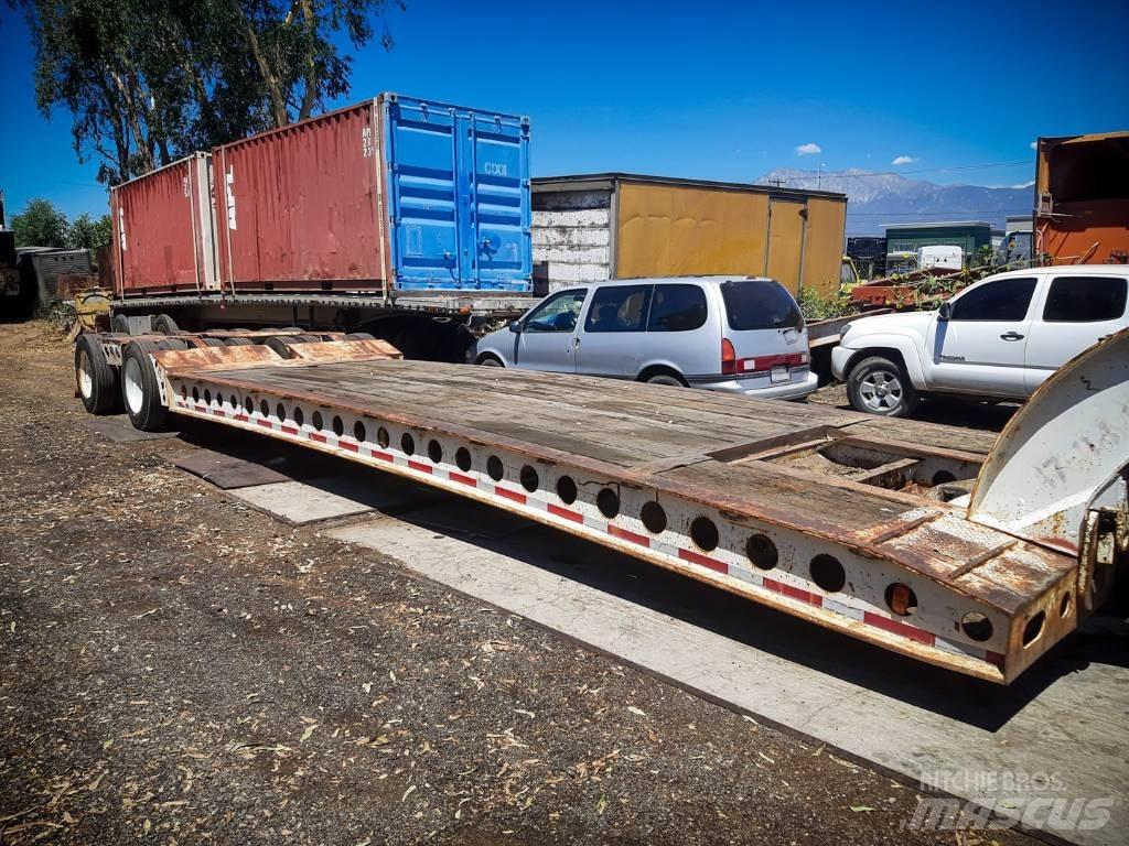 Cozad 60-Ton Lowboy trailer