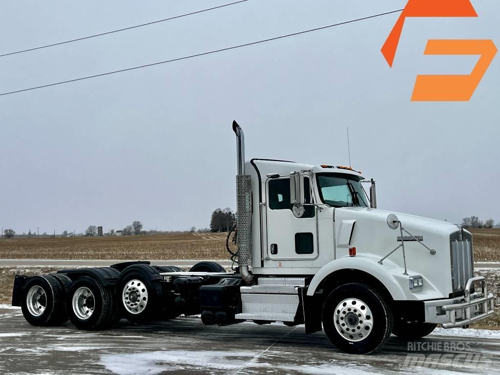 Kenworth T 800 Conventional Trucks / Tractor Trucks
