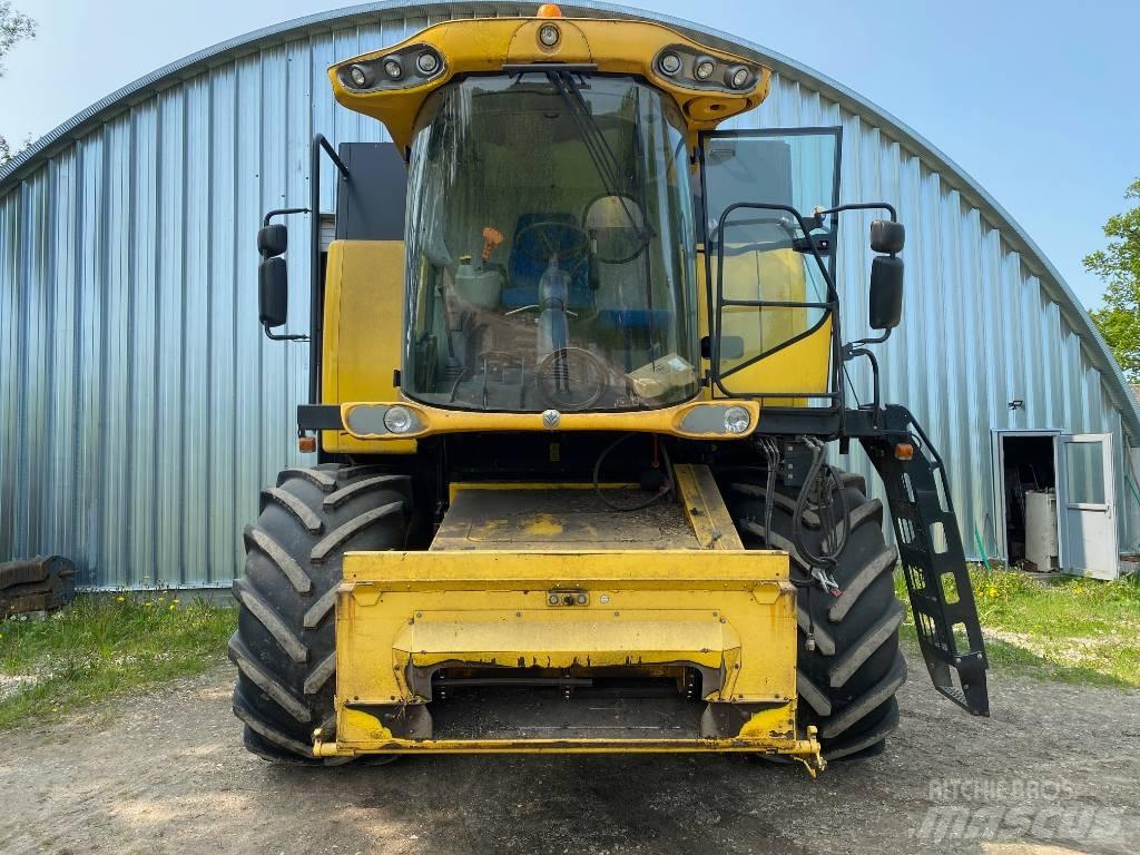 New Holland CS 6050 Combine Harvesters