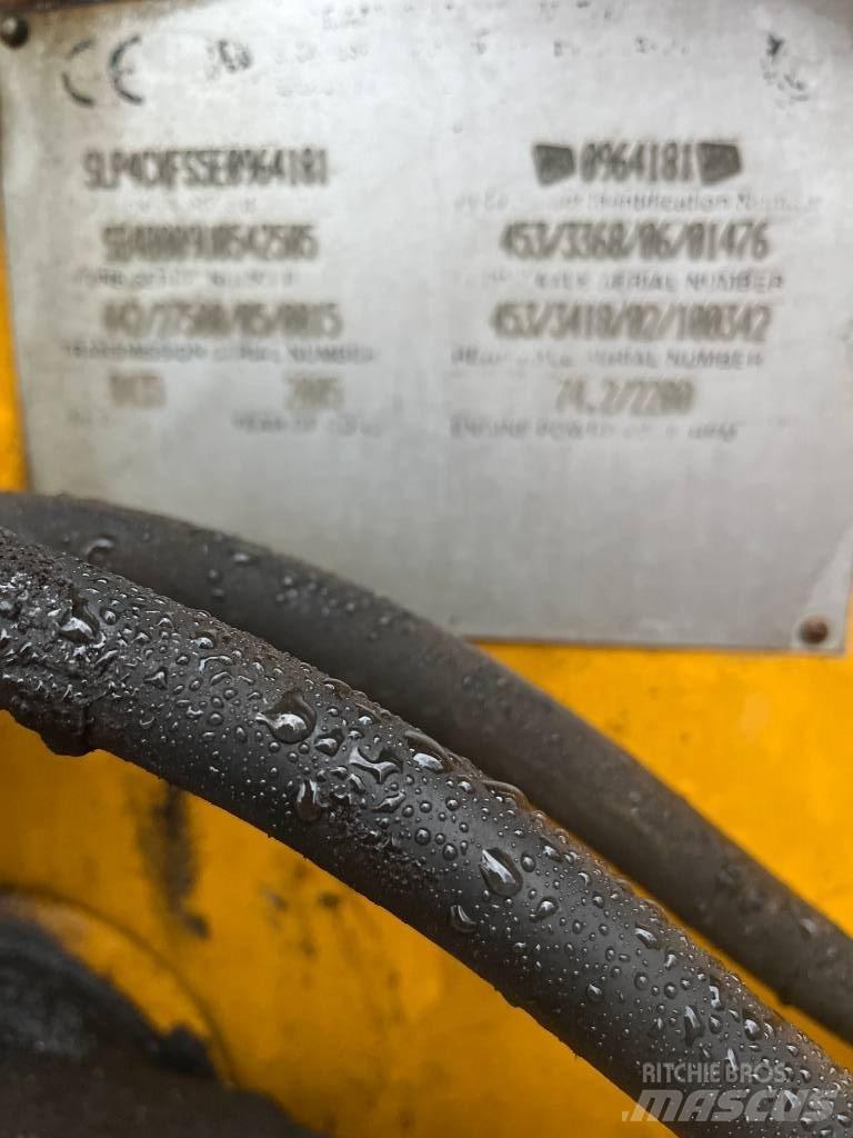 JCB 4 X Wheel Loaders