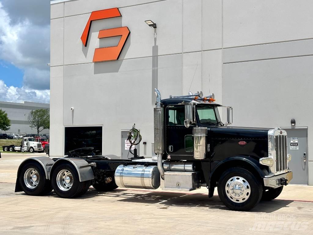Peterbilt 388 Conventional Trucks / Tractor Trucks