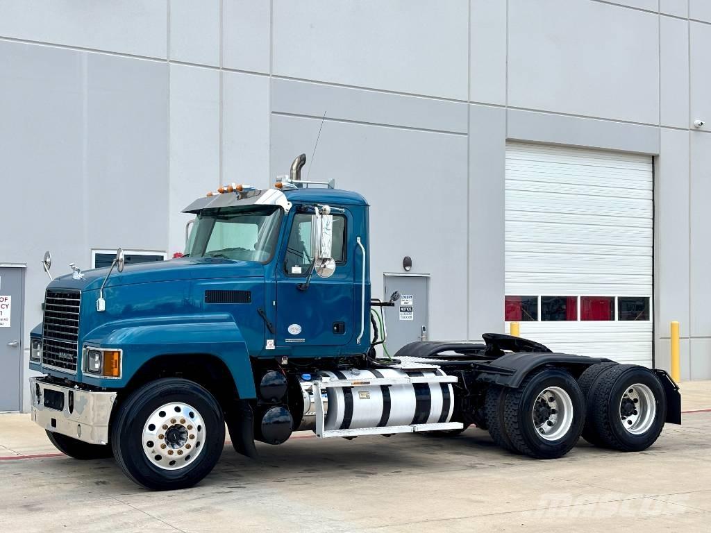 Mack Pinnacle Conventional Trucks / Tractor Trucks