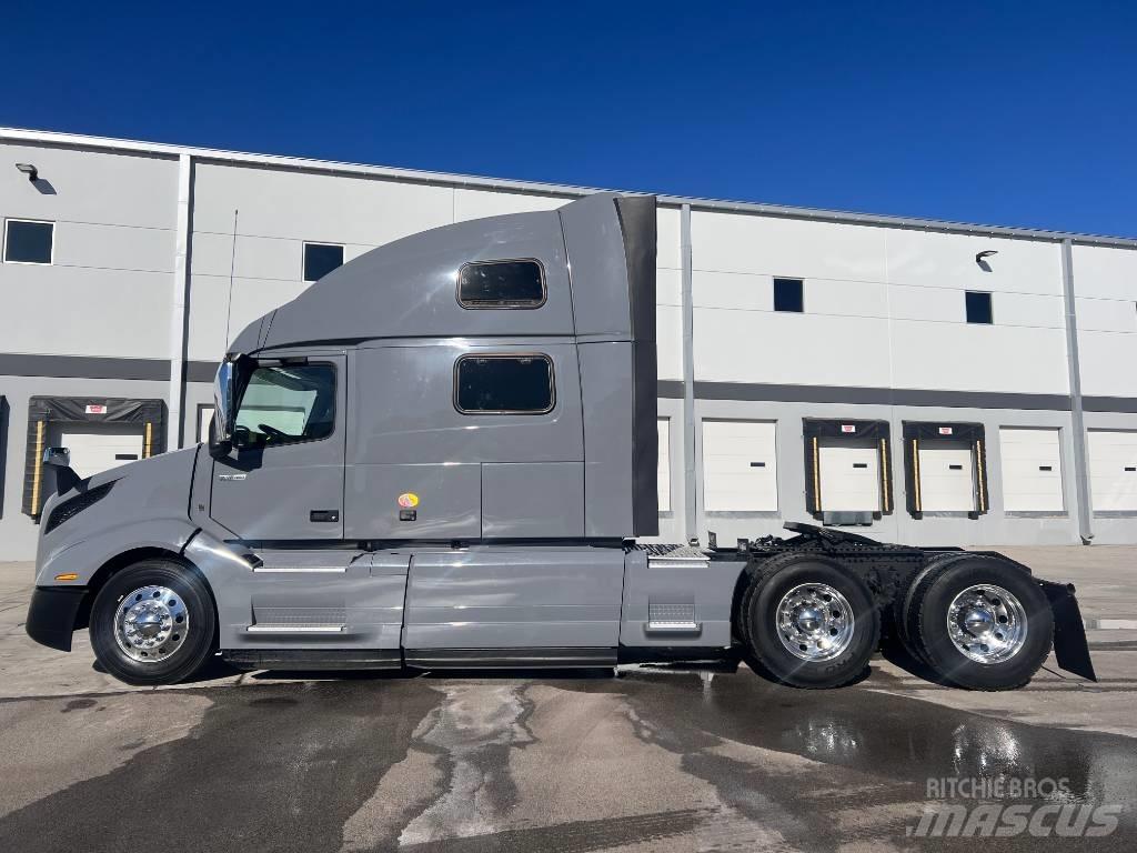 Volvo VNL860 Conventional Trucks / Tractor Trucks