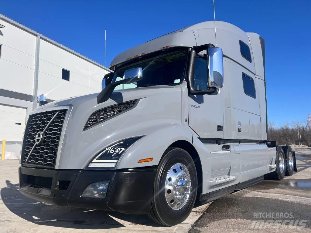 Volvo VNL860 Conventional Trucks / Tractor Trucks