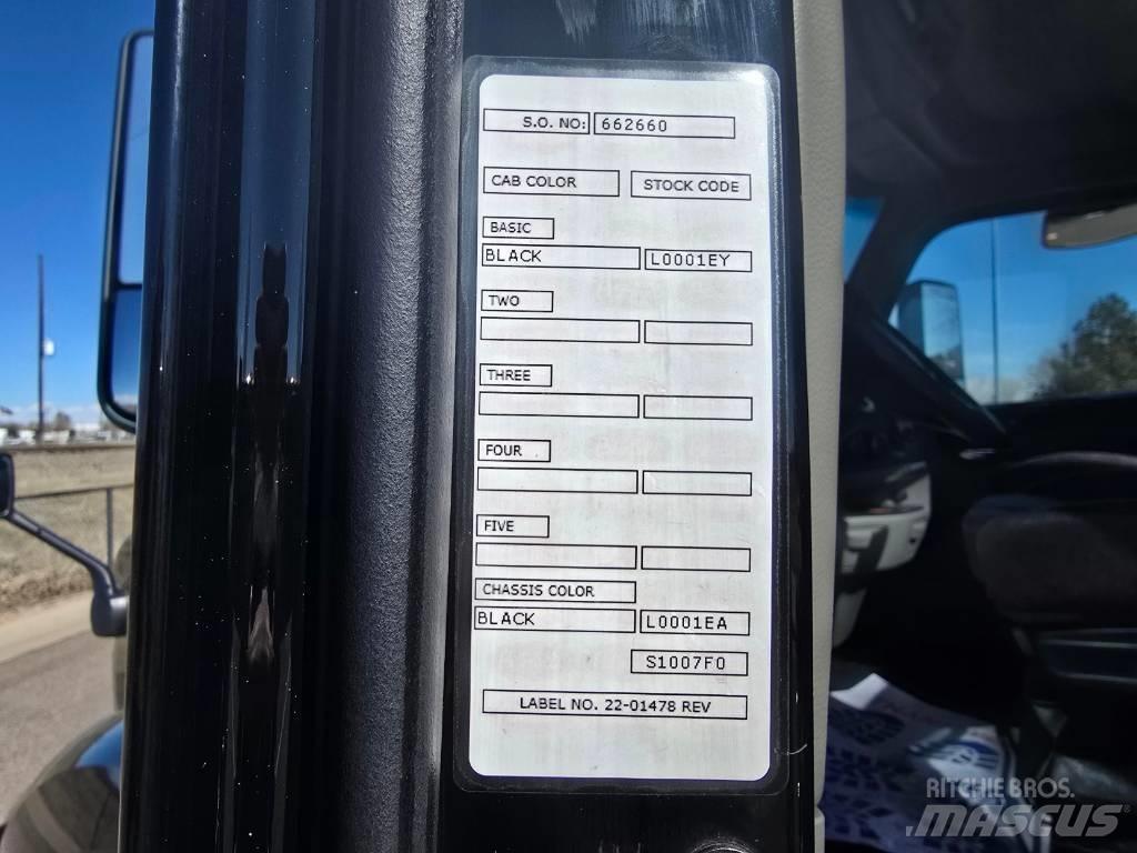 Peterbilt 579 Conventional Trucks / Tractor Trucks