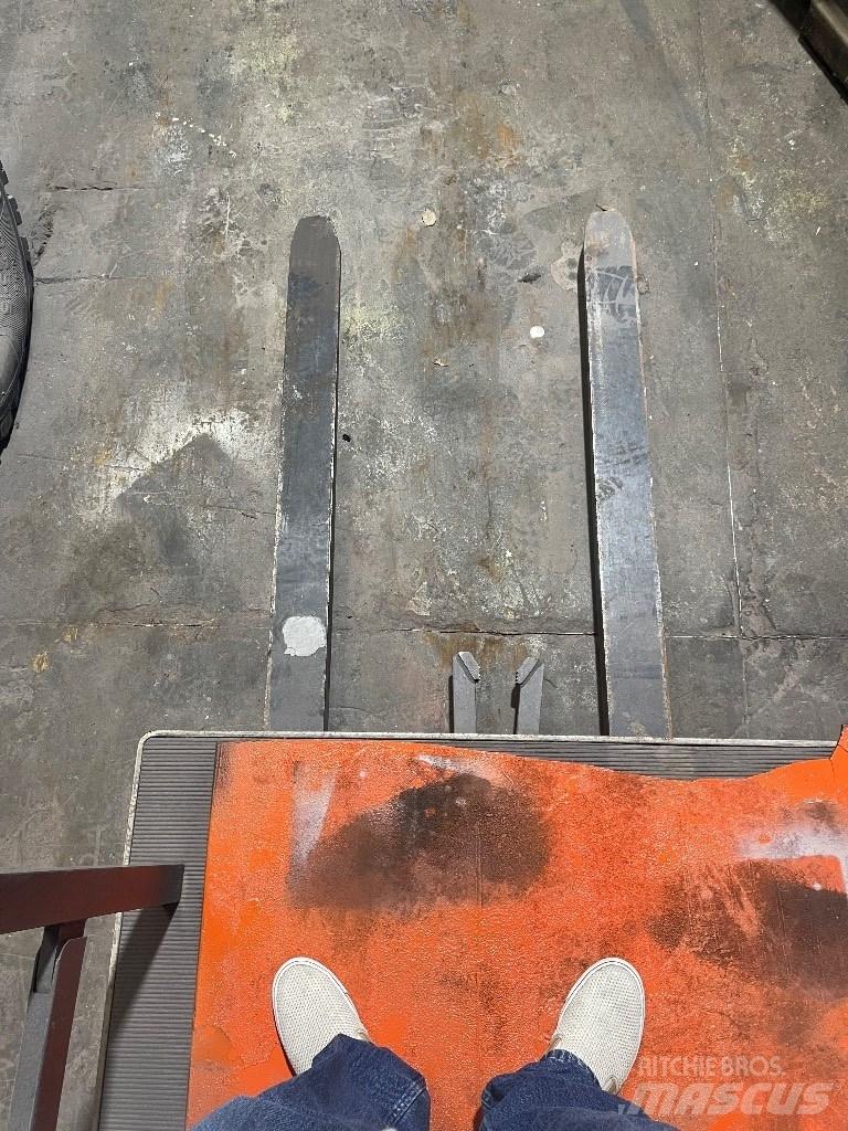 Crown Order Picker Electric Forklifts
