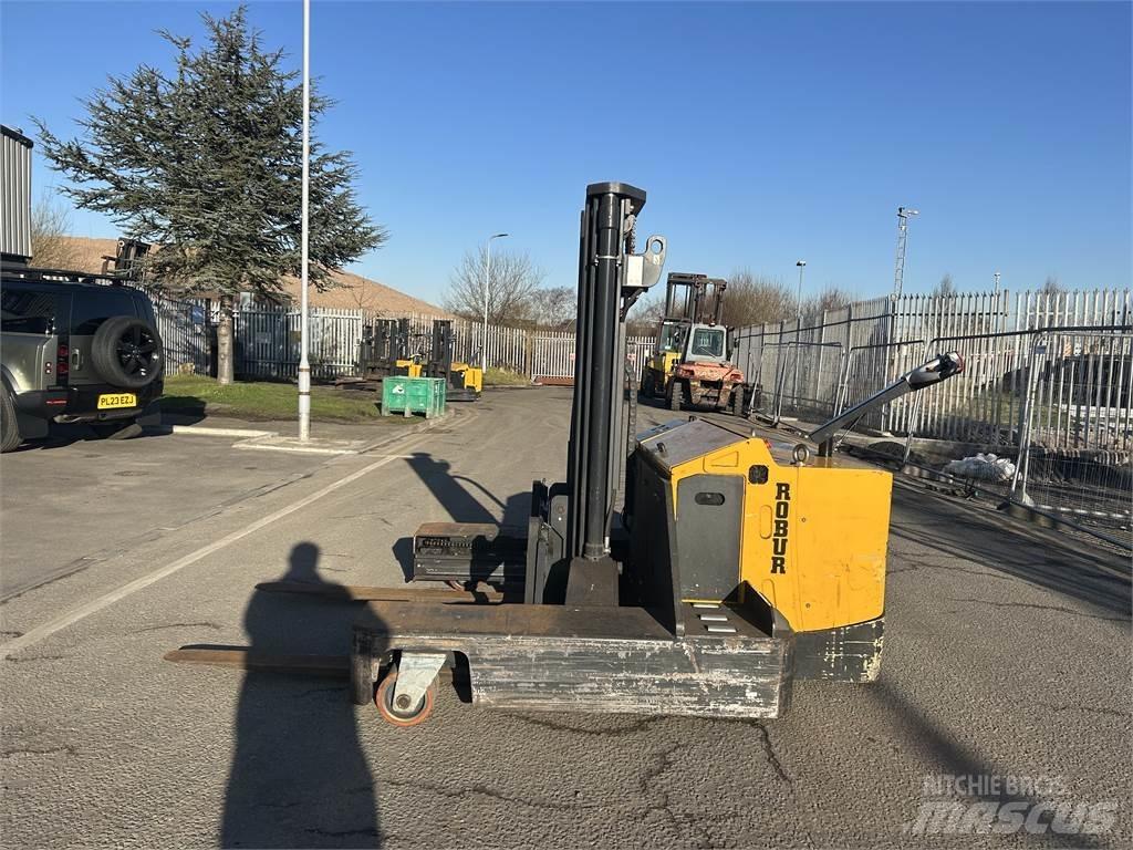  SBP XT HD 4VR 2520 4-way Reach Trucks