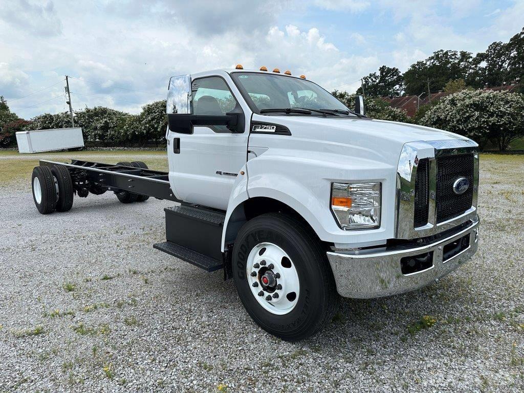 Ford F 750 Cab & Chassis Trucks