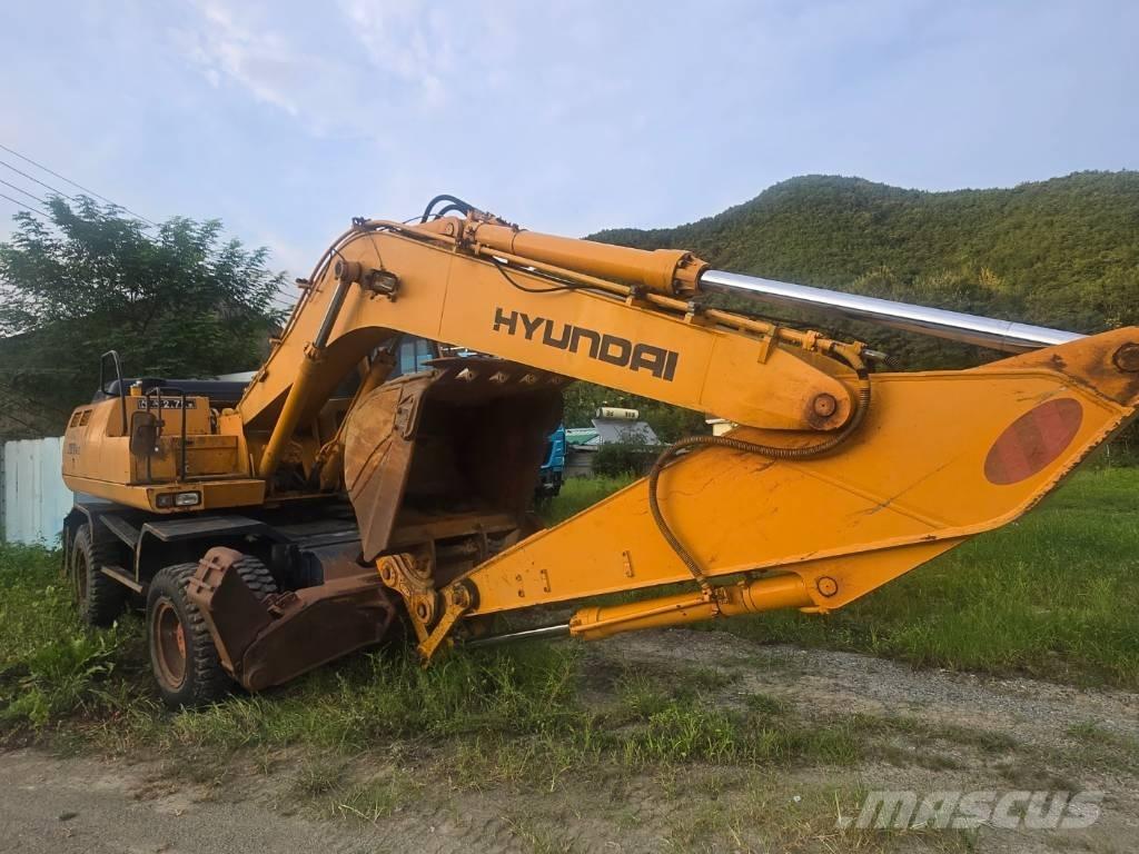 Hyundai Robex 2000W Wheeled Excavators