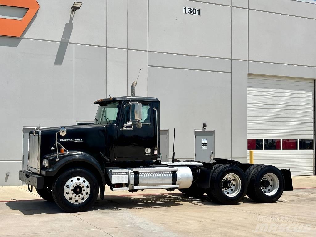Western Star 4900 Conventional Trucks / Tractor Trucks