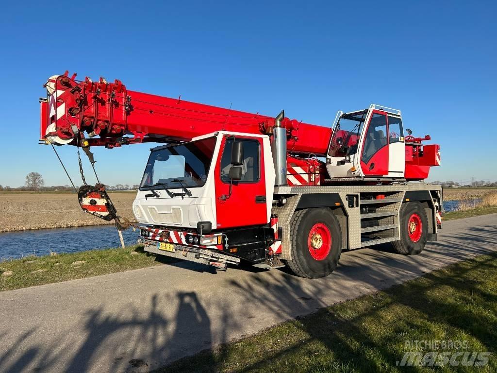 Grove GMK 2035 E Mobile and all terrain cranes